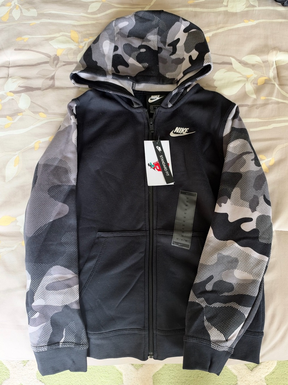 NWT Nike Boys Black Gray Camo Full Zip Hoodie Youth M Standard Fit